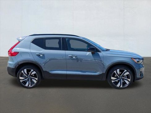 New 2026 Volvo XC90 T8 Plus w/ Protection Package Premier AWD/4WD image 6