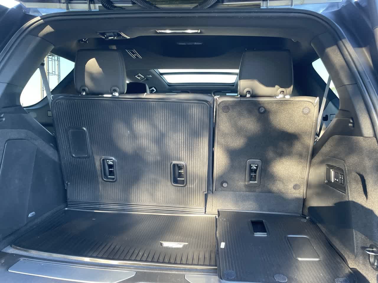 Certified 2024 Cadillac Escalade Premium Luxury w/ LPO, Floor Liner Package AWD/4WD image 17