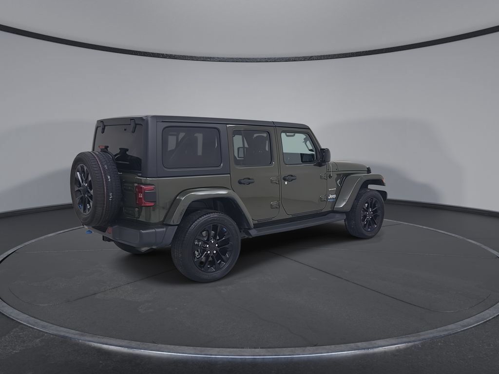 Used 2022 Jeep Wrangler Unlimited Sahara w/ Cold Weather Group AWD/4WD image 17