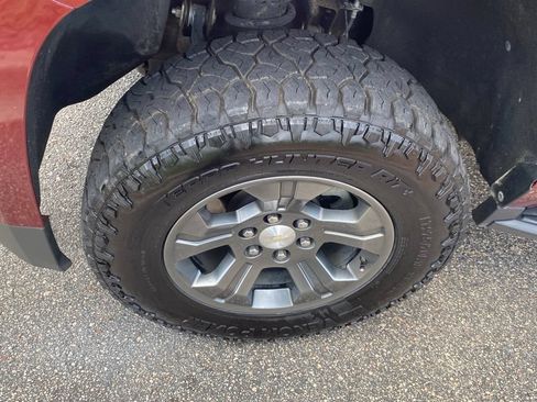 Used 2019 Chevrolet Tahoe LS w/ Enhanced Driver Alert Package RWD image 18