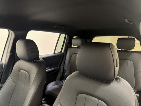 Used 2025 Mercedes-Benz GLB 250 image 8