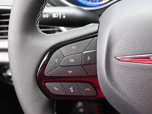 New 2026 Chrysler Pacifica Select image 11