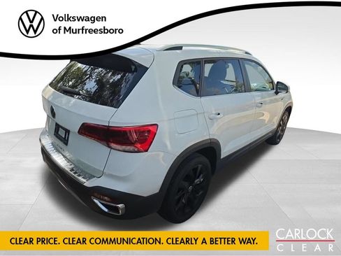 Used 2024 Volkswagen Taos SE FWD image 4