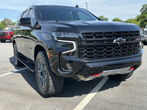 Certified 2024 Chevrolet Tahoe Z71 w/ Luxury Package AWD/4WD image 3