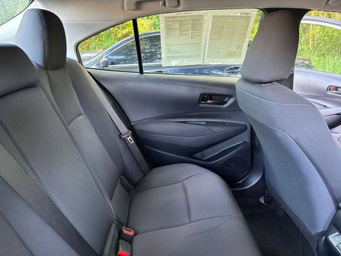 Used 2025 Toyota Corolla LE FWD image 35