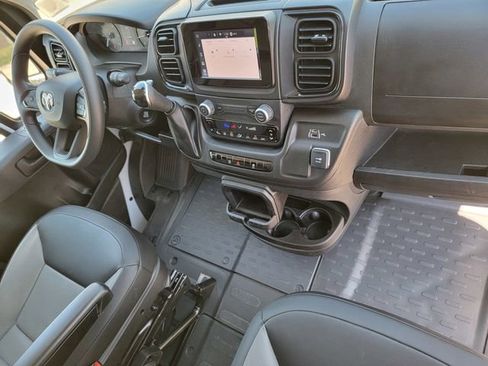Used 2025 RAM ProMaster 2500 w/ Convenience Group FWD image 17