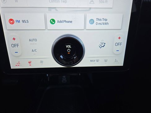 Certified 2025 Ford Mustang Mach-E Select w/ Comfort Package Lite image 20