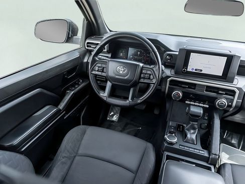 Used 2025 Toyota Tacoma SR AWD/4WD image 29