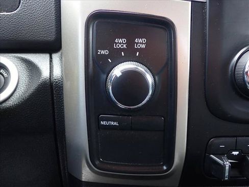 Used 2014 RAM 2500 SLT AWD/4WD image 17