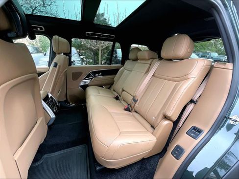 New 2026 Land Rover Range Rover Long Wheelbase SE image 12