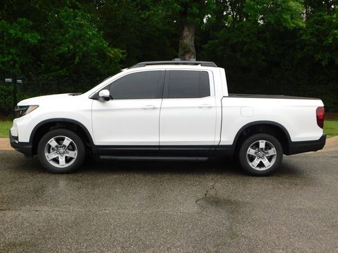 Certified 2025 Honda Ridgeline RTL image 2