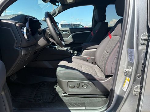 Used 2026 Chevrolet Colorado Z71 AWD/4WD image 16