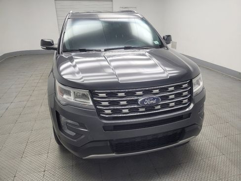 Used 2017 Ford Explorer XLT image 14