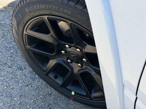 New 2026 RAM 1500 Laramie AWD/4WD image 12
