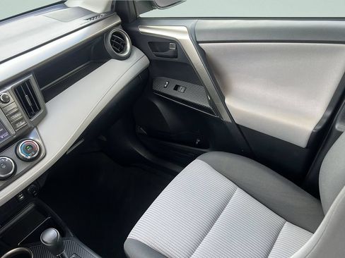 Used 2015 Toyota RAV4 LE AWD/4WD image 13