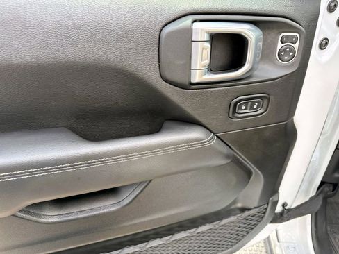 Used 2023 Jeep Wrangler Unlimited Sahara w/ Cold Weather Group image 9