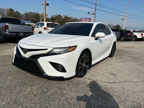 Used 2018 Toyota Camry SE w/ Audio Package image 9