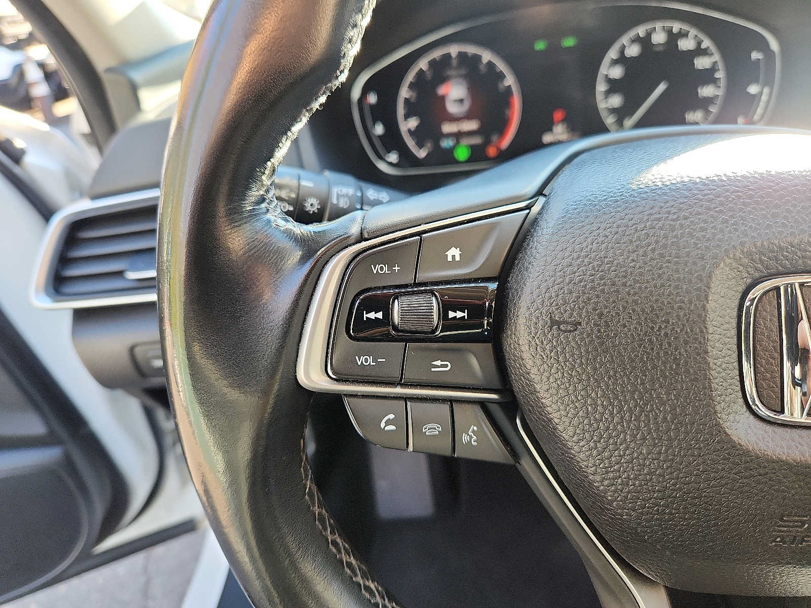 Used 2018 Honda Accord EX-L image 20