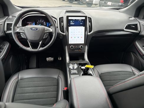 Used 2021 Ford Edge ST-Line image 4