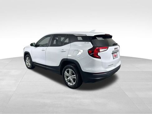 Used 2023 GMC Terrain SLE image 4