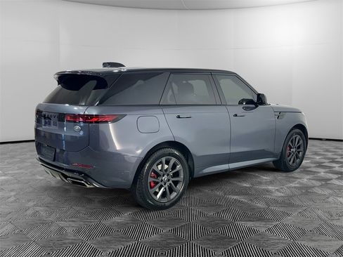 Used 2023 Land Rover Range Rover Sport SE Dynamic image 5