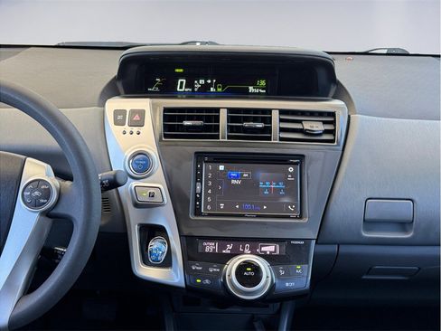 Used 2014 Toyota Prius V Three image 10