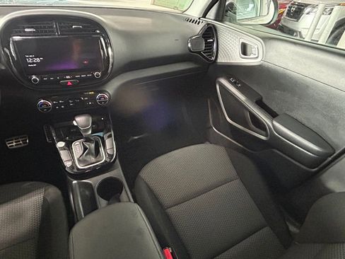 Used 2023 Kia Soul S image 11