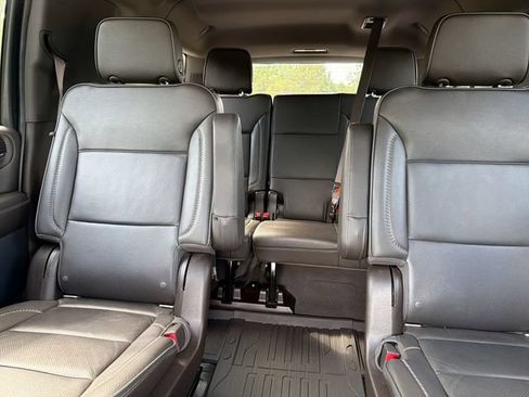 Used 2022 GMC Yukon XL Denali w/ Denali Premium Package AWD/4WD image 26