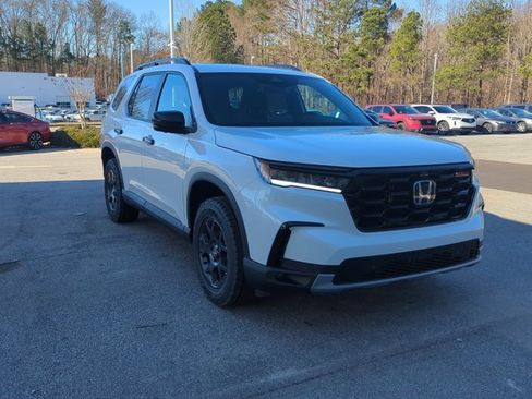 New 2025 Honda Pilot TrailSport image 10