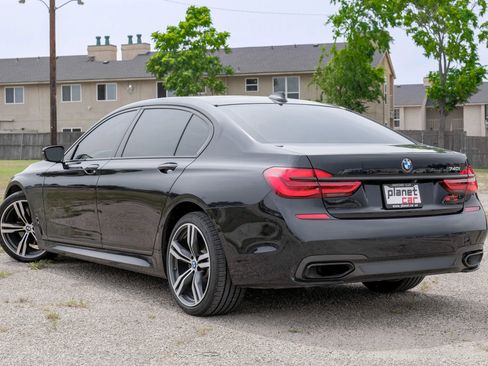 Used 2018 BMW 740i image 15