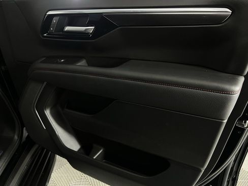 Used 2025 Chevrolet Suburban RST w/ Sun And Tow Package image 34