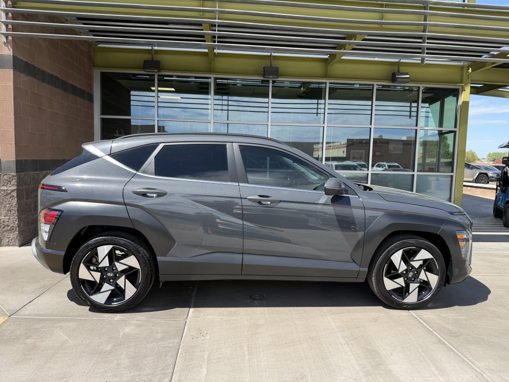Used 2024 Hyundai Kona Limited FWD image 9