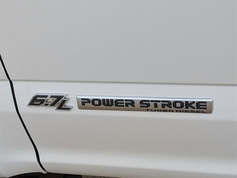 Used 2021 Ford F250 Platinum w/ FX4 Off-Road Package image 8
