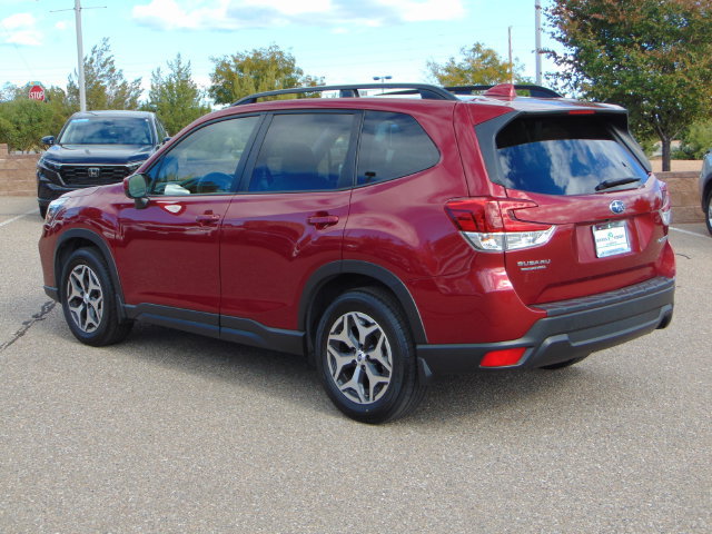 Used 2020 Subaru Forester Premium AWD/4WD image 6