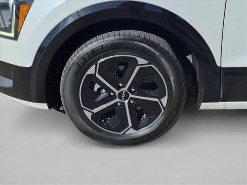 Used 2023 Kia Niro FWD image 9