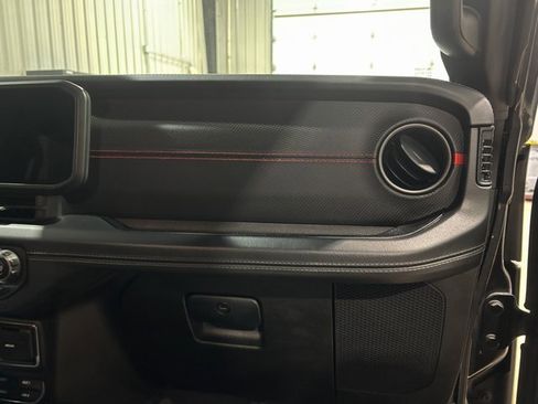 Used 2024 Jeep Wrangler Unlimited Rubicon w/ Convenience Group image 29