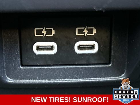 Used 2024 Toyota Corolla Cross LE w/ Moonroof Package AWD/4WD image 18