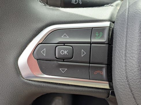 Used 2024 Jeep Compass Latitude AWD/4WD image 15