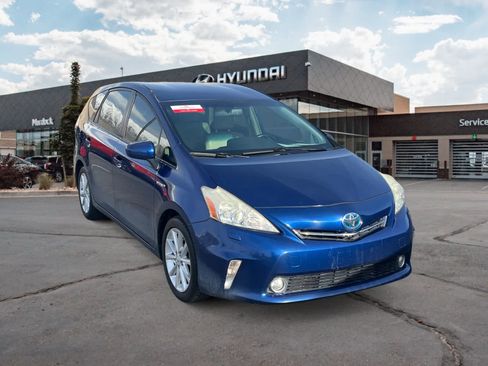 Used 2014 Toyota Prius V Five image 7