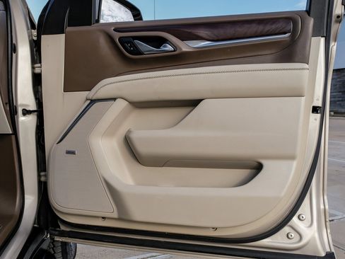 Used 2021 GMC Yukon XL Denali image 51