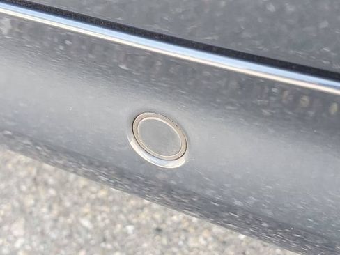 Certified 2025 Volvo XC90 B6 Plus AWD/4WD image 9