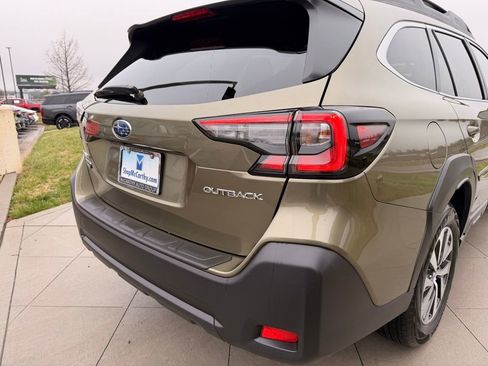 Used 2025 Subaru Outback Premium w/ Popular Package #1A image 32