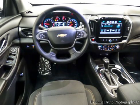 Used 2018 Chevrolet Traverse LT image 13