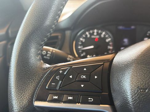 Used 2019 Nissan Rogue S w/ Special Edition Package FWD image 26