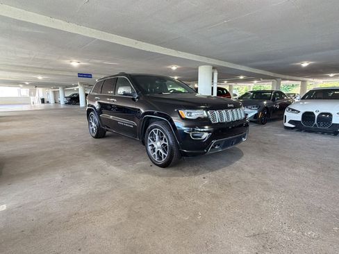 Used 2019 Jeep Grand Cherokee Overland AWD/4WD image 6