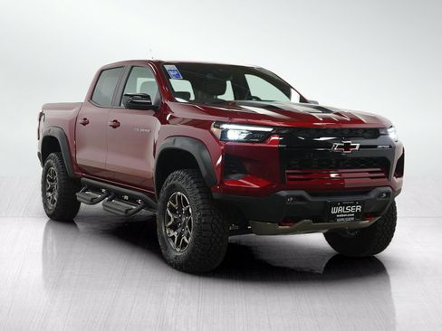 Used 2024 Chevrolet Colorado ZR2 w/ Technology Package AWD/4WD image 8