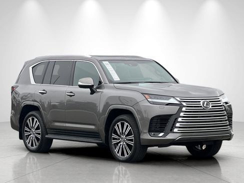 Used 2024 Lexus LX 600 4WD w/ Luxury Package image 7