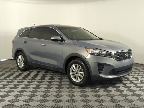 Used 2019 Kia Sorento L image 9