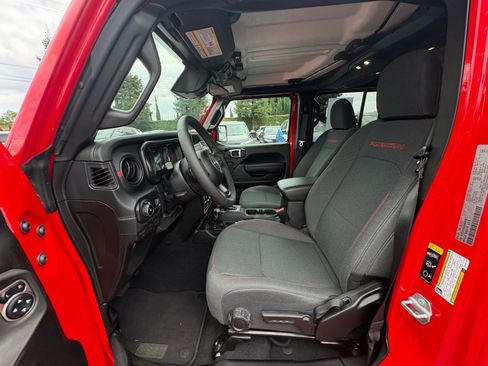Used 2025 Jeep Wrangler Unlimited Rubicon AWD/4WD image 25