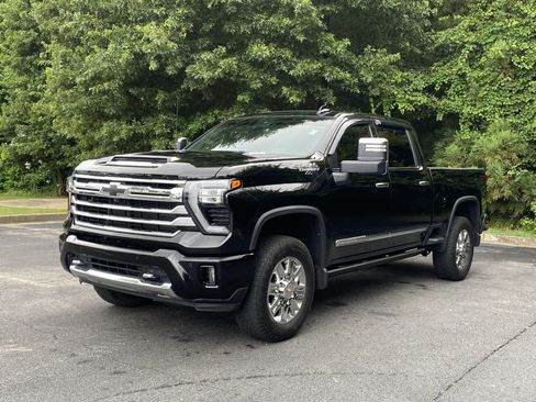Used 2024 Chevrolet Silverado 2500 High Country w/ High Country Premium Package AWD/4WD image 5
